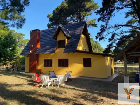 Casa en Venta con 1 cochera