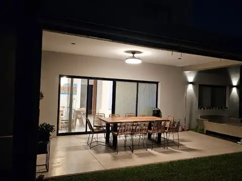 Casa en Alquiler de 3 dormitorios