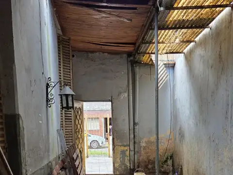 Casa 4 ambientes con 1 baño