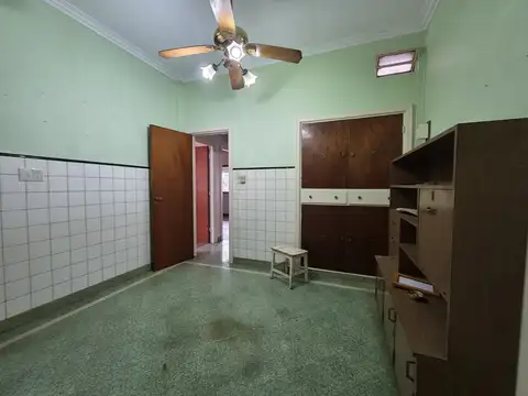 Casa en Alquiler con 2 cocheras