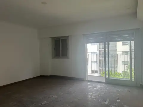 7 AMBIENTES EN EXCELENTE UBICACION