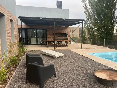 Casa en Alquiler de 4 dormitorios