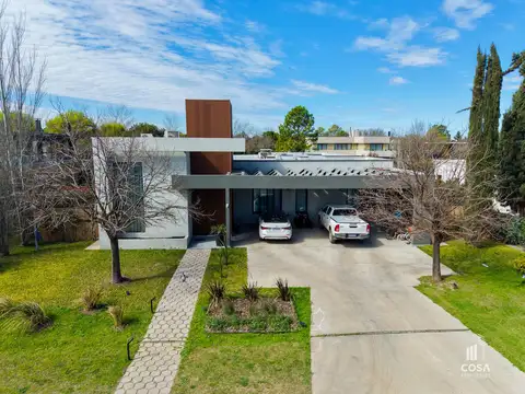 Venta Casa 4 dormitorios Kentucky Club de Campo Funes Santa Fe