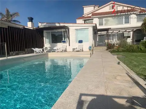 Espectacular casa en la península frente al mar