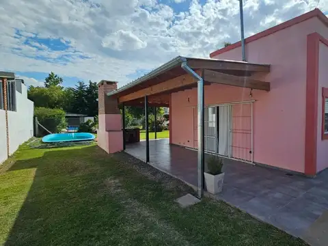 VENTA CASA QUINTA C/PILETA APTO CREDITO LAG LOBOS