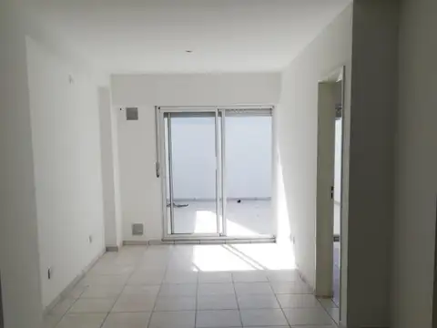 ALQUILER. Departamento 1 dormitorio con patio