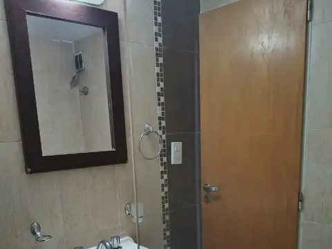 Nuevo Valor  Excelente Dpto. 2 ambientes a mts. de la estacion de Palomar.