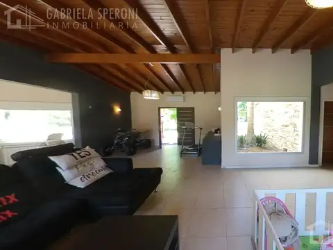 Casa en Venta con 2 cocheras