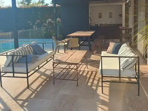 Casa en Alquiler Temporal con 2 cocheras