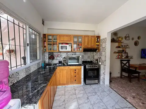 Casa 4 ambientes con 1 baño