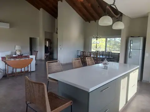 ALQUILER TEMPORARIO, CASA EN BARRIO CERRADO