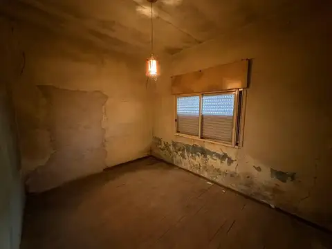 Casa 4 ambientes con 1 baño