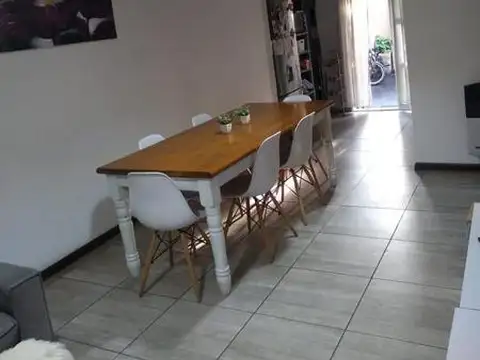 Casa 3 ambientes con 2 baños