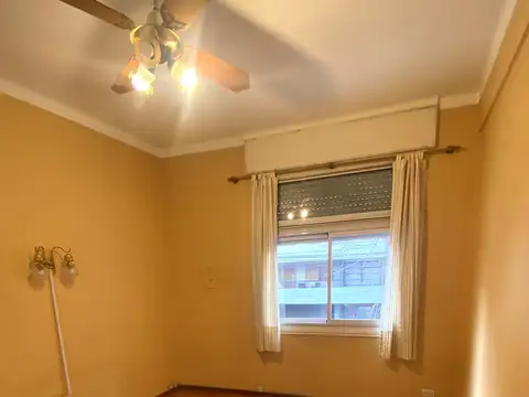 Coronel Ramón Lorenzo Falcón 1400, Piso 1