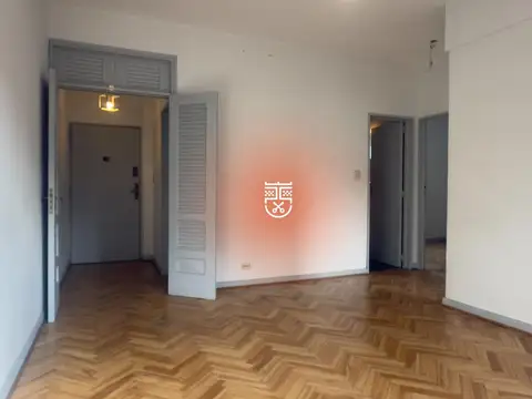 Ver Video. Piso alto, excelente 3 ambientes luminosos