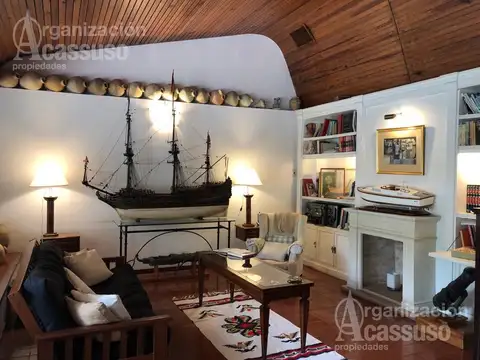 Casa 6 ambientes con 4 baños