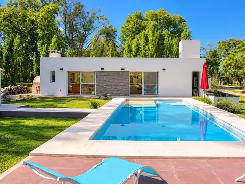Casa en Venta en La Asunción Club de Campo, USD 215.000