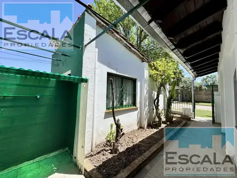 Casa en Alquiler en Granadero Baigorria, $ 300.000