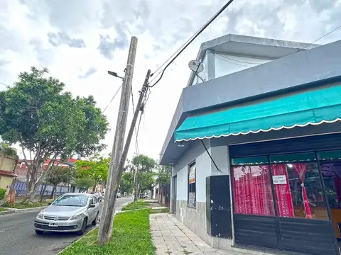 PROPIEDAD EN BLOQUE DEPARTAMENTO Y 2 LOCALES MAS TERRENO