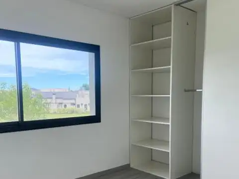 CASA de 4AMB CON PARQUE Y PILETA -Barrio San Pablo- lote de 537 m²