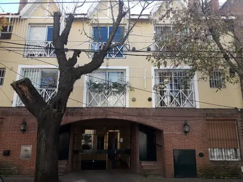 ALQUILER DOS AMBIENTES CON COCHERA