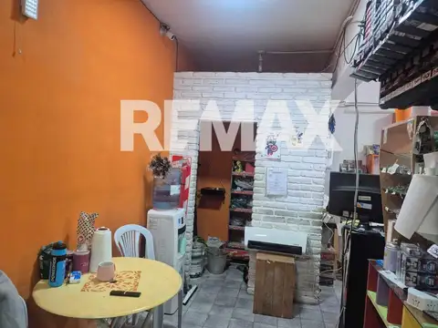 Vende local comercial 35 m2 en centro Cinco Saltos