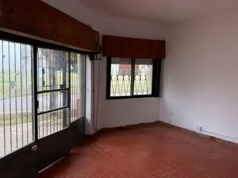 Local en Alquiler en Presidente Derqui, $ 550.000
