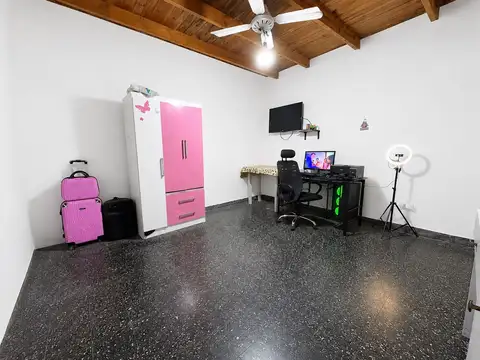 CASA EN VENTA 3 DORMITORIOS COCHERA - ECHESORTU