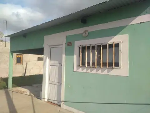 SE VENDE CASA 3 DORM-BARRIO NUEVO- RECONQUISTA