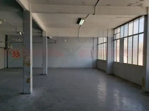 Galpon en Venta 33  mts Fondo