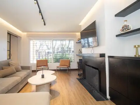 Casa 8 ambientes con 3 baños