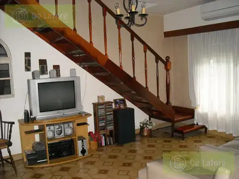 Casa 5 ambientes con 2 baños