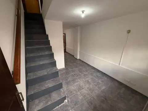 Depto Tipo Casa en Alquiler de 3 ambientes