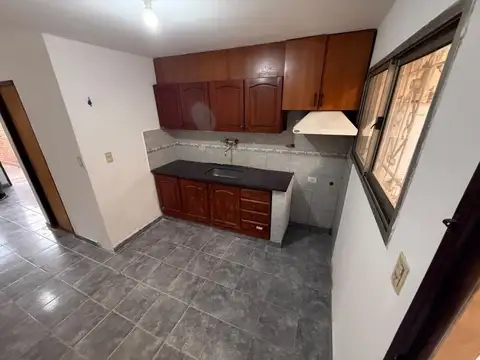 Depto Tipo Casa en Alquiler con 1 cocheras
