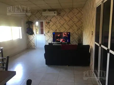 Casa 4 ambientes con 2 baños