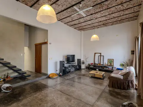 VENTA CASA 8 AMB PATIO TERRAZA COCHERAS EN ALMAGRO