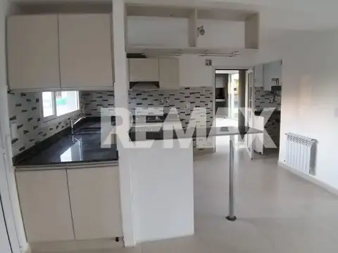 Casa 7 ambientes con 2 baños