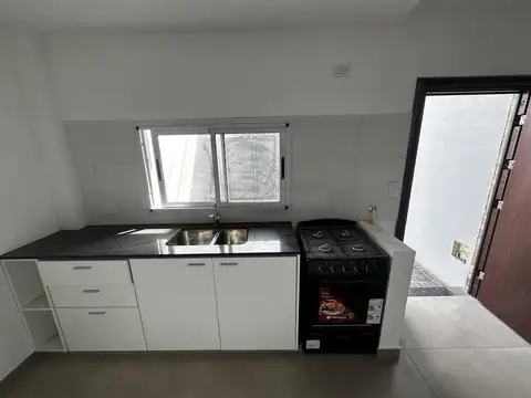 Depto Tipo Casa en Venta en Los Hornos, USD 80.000