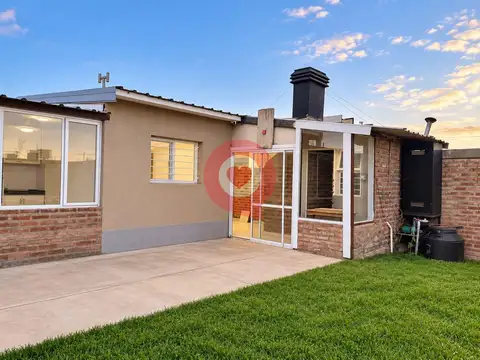 Casa en Venta con 3 cocheras
