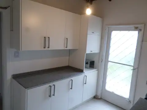 Casa en Alquiler con 1 cochera