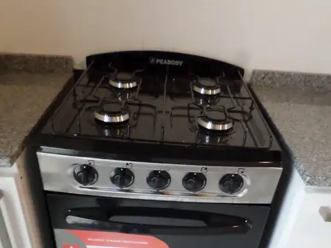 Casa con cochera y amplio jardín