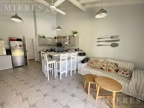 Casa 5 ambientes con 2 baños