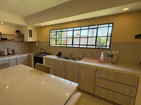Venta, Casa, 4 Ambientes, Patio, Parrilla, Pileta, 2 Cocheras, Francisco Alvarez, Moreno