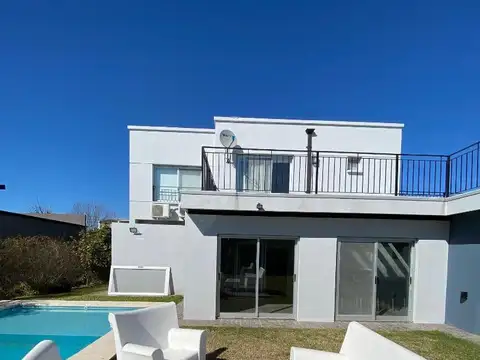 Casa en Venta en Altos Del Casco, USD 220.000