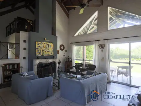 Pte Peron 2375- Martindale C.C.-Jardín parquizado con orientacion noreste