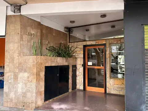 Departamento en venta en La Plata sobre Diagonal 73 y Calle 12 [Cod: 6]