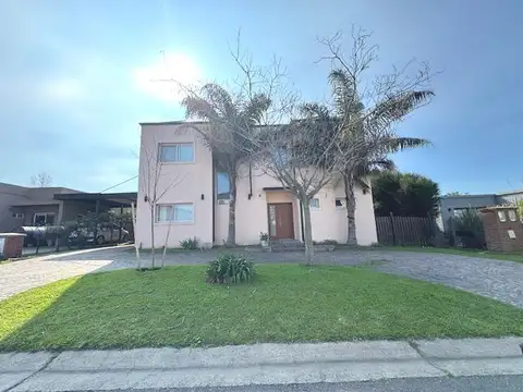 Casa en venta Santa Guadalupe, Pilar  Del Este - 6 Ambientes