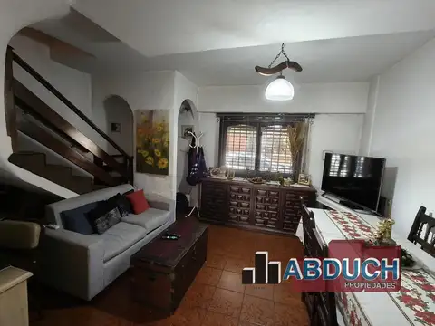 Depto Tipo Casa 4 ambientes con 2 baños