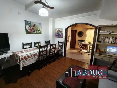 Depto Tipo Casa en Alquiler de 4 ambientes