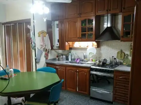 DEPARTAMENTO 4 AMBIENTES EN AV ALBERDI